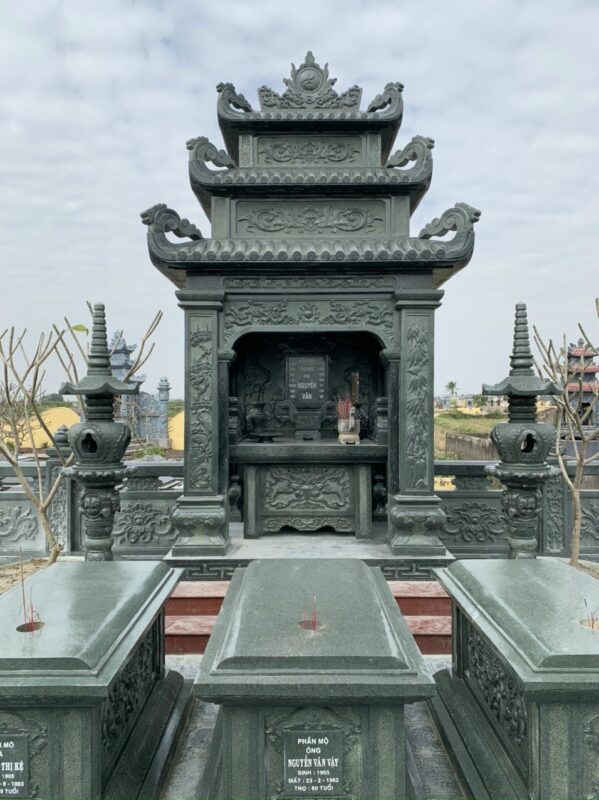 Lăng mộ đá xanh rêu Ninh Bình giá tốt